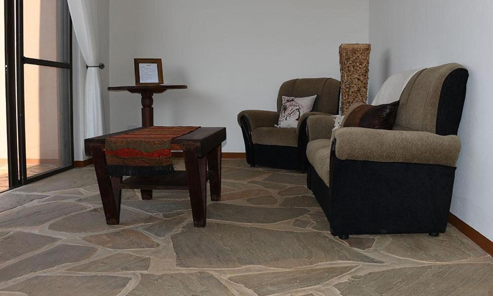 Cheetah View Lodge Otjiwarongo Ngoại thất bức ảnh